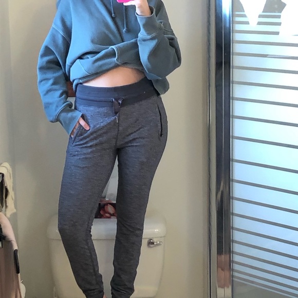 LULULEMON | Grey Higwaisted legging - Picture 6 of 8